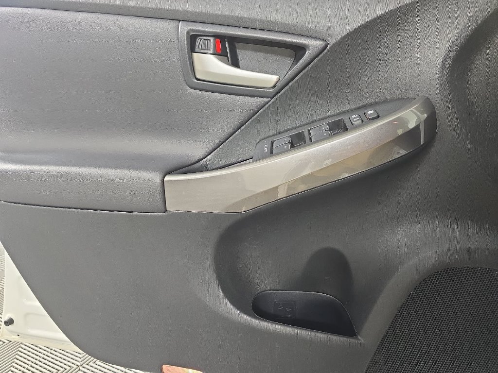 Used 2015 Toyota Prius Persona Series FWD image 23