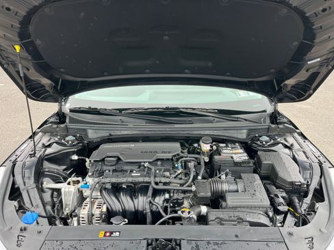 Used 2025 Kia K4 LXS image 32