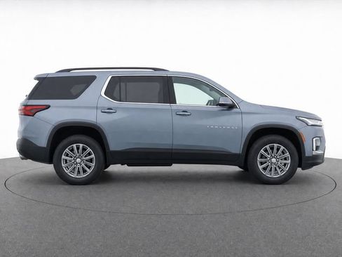 Used 2023 Chevrolet Traverse LT FWD image 8