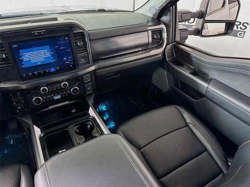 Used 2025 Ford F250 Lariat image 25