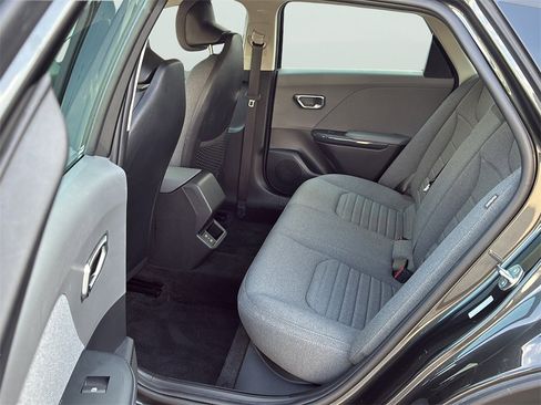 Used 2025 Kia K4 EX image 16