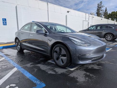 Used 2018 Tesla Model 3 Mid Range image 3