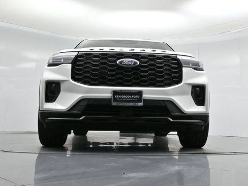 Certified 2025 Ford Explorer ST-Line w/ Premium Package image 49