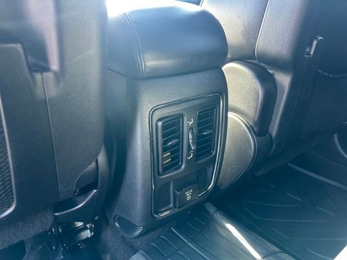 Used 2018 Jeep Grand Cherokee Altitude AWD/4WD image 14