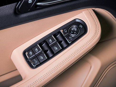 New 2026 Porsche Macan image 26