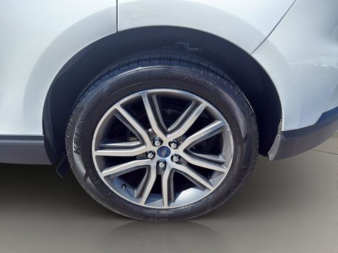 Used 2020 Ford Edge Titanium AWD/4WD image 25