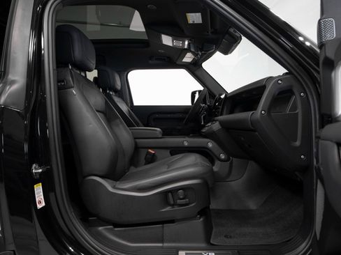 Used 2023 Land Rover Defender 90 V8 image 45