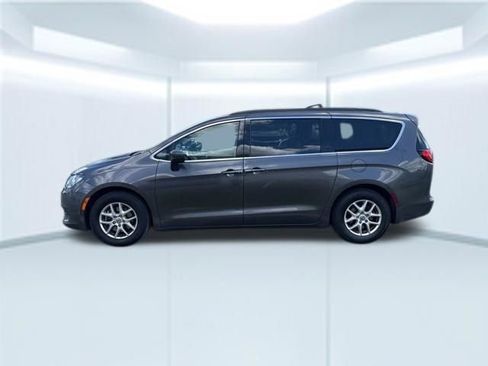 Used 2021 Chrysler Voyager Lxi FWD image 10