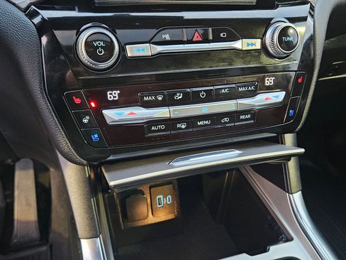 Used 2021 Ford Explorer Limited image 29