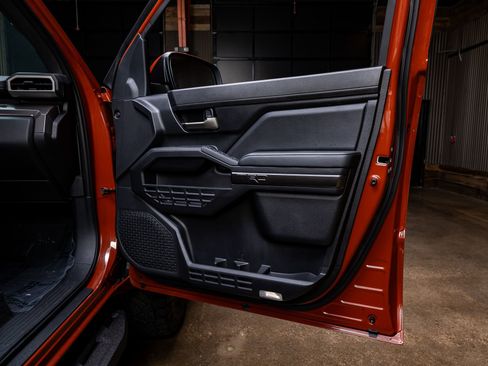 Used 2025 Toyota Tacoma TRD Off-Road image 37