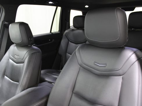 Used 2020 Cadillac XT6 Premium Luxury image 5