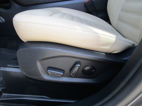 Used 2024 Ford Edge SEL w/ Convenience Package image 12