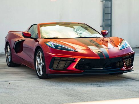 Used 2021 Chevrolet Corvette Stingray Premium Conv w/ Z51 Performance Package RWD image 2
