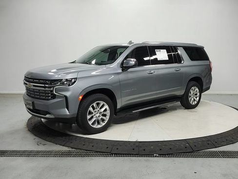 Used 2023 Chevrolet Suburban Premier AWD/4WD image 4