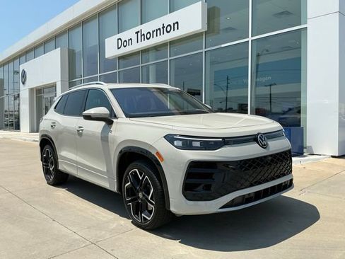 Certified 2026 Volkswagen Tiguan SEL R-Line AWD/4WD image 1