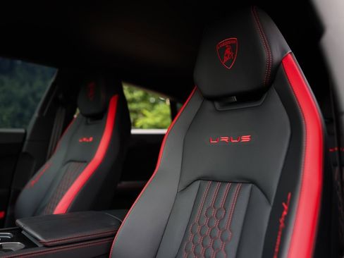 Used 2024 Lamborghini Urus Performante image 47