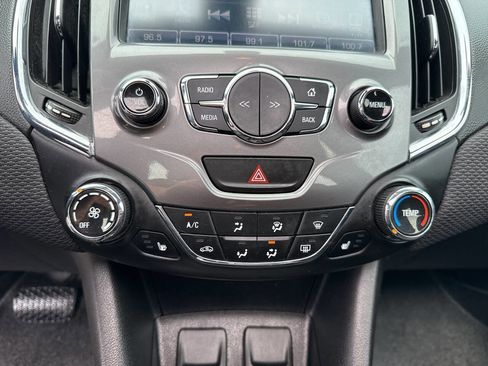 Used 2017 Chevrolet Cruze LT w/ Sun And Sound Package image 21