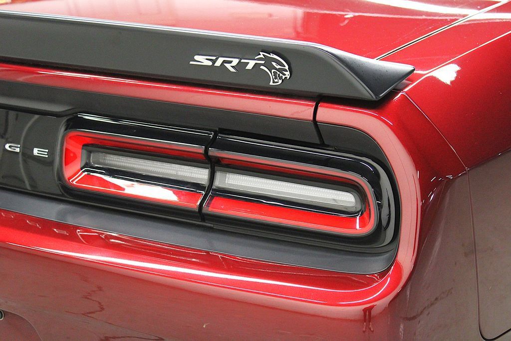 Used 2022 Dodge Challenger SRT Hellcat w/ Plus Package RWD image 39