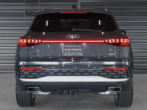 Certified 2025 Audi Q5 Premium w/ Premium Plus AWD/4WD image 17