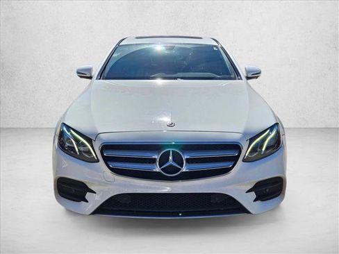 Certified 2019 Mercedes-Benz E 300 4MATIC image 2