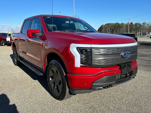 Used 2023 Ford F150 Lightning Lariat w/ Tow Technology Package image 3