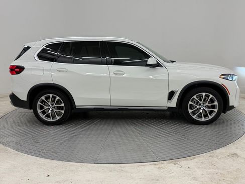 Certified 2024 BMW X5 xDrive40i w/ Premium Package image 8