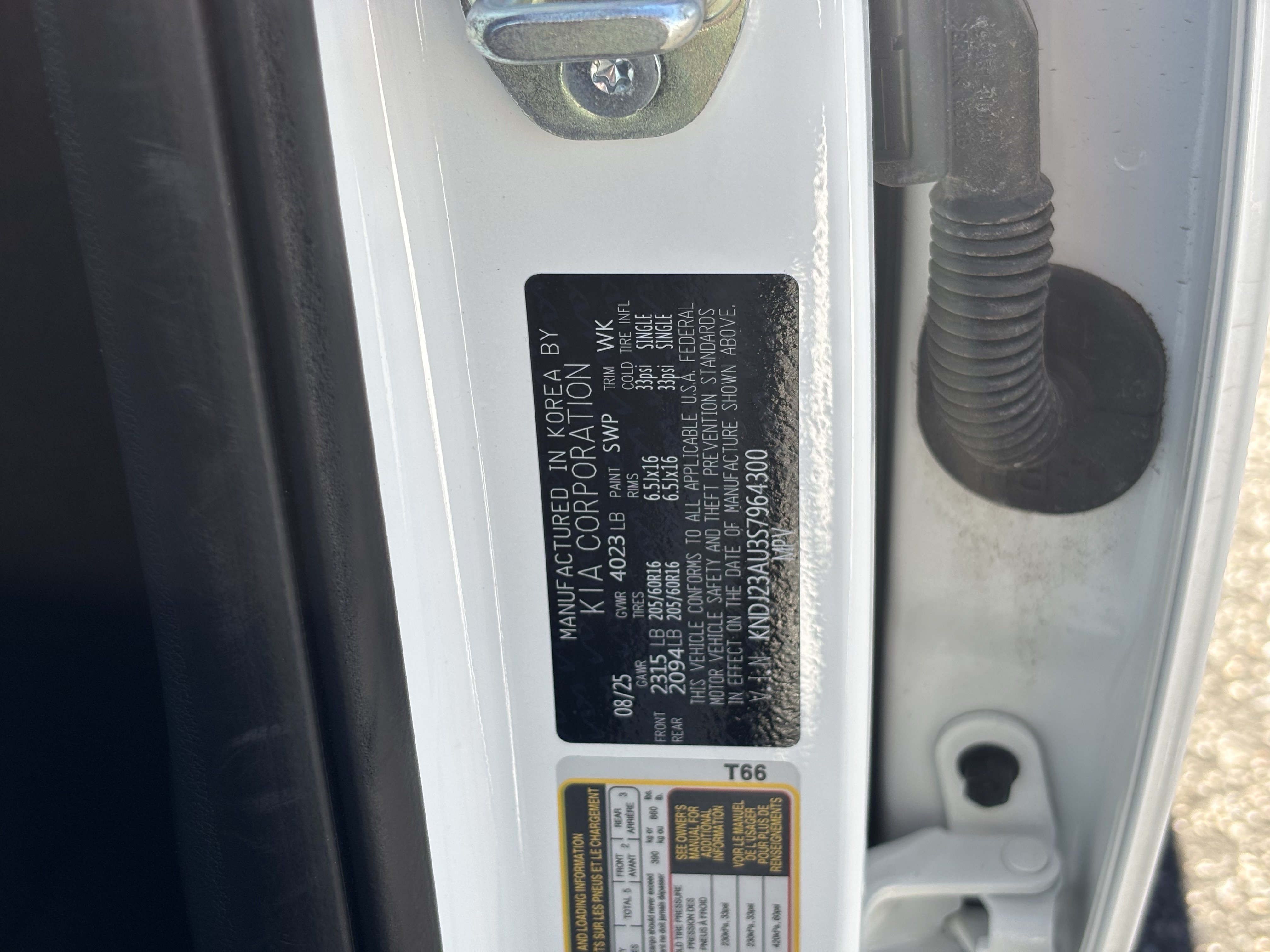 Certified 2025 Kia Soul LX w/ LX Technology Package FWD image 30