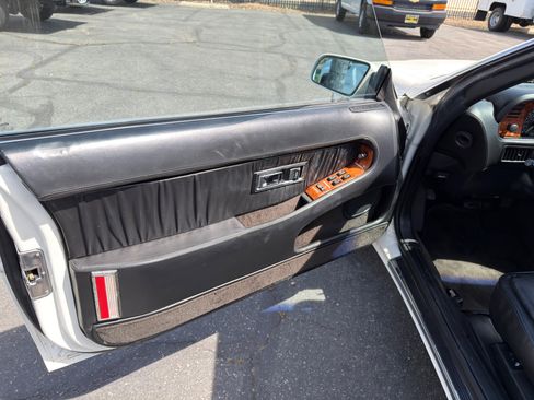 Used 1991 Chrysler TC by Maserati 2DR CONV image 16