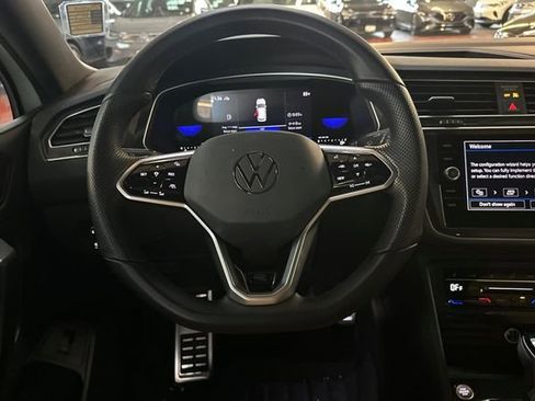 Certified 2024 Volkswagen Tiguan SE R-Line image 18