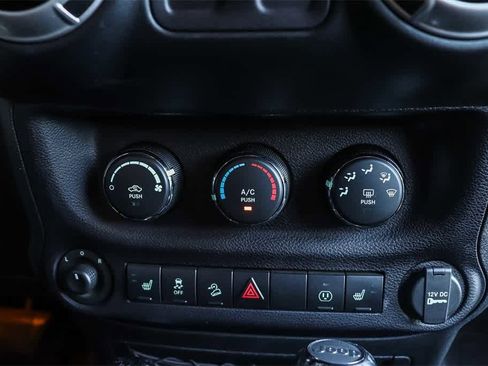 Used 2016 Jeep Wrangler Sahara w/ Connectivity Group image 14