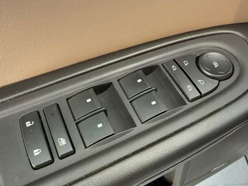 Used 2017 GMC Acadia Limited SLT FWD image 15