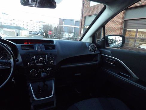 Used 2012 MAZDA MAZDA5 Sport image 25