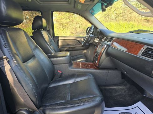Used 2013 Chevrolet Suburban LTZ AWD/4WD image 16
