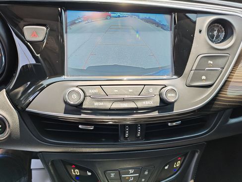 Used 2020 Buick Envision Essence AWD/4WD image 19