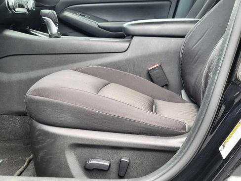 Used 2024 Nissan Altima 2.5 SV FWD image 22
