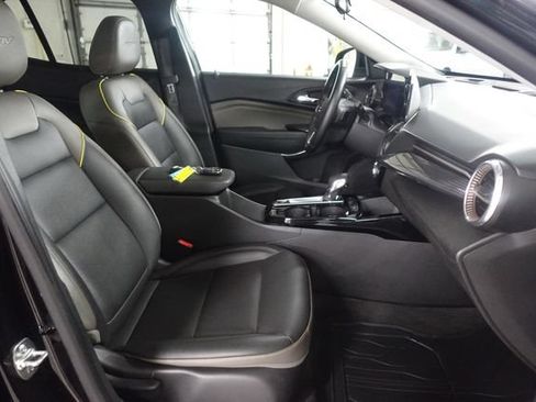 Used 2025 Chevrolet Trax ACTIV w/ Driver Confidence Package FWD image 25