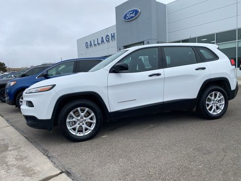 Used 2017 Jeep Cherokee Sport w/ Trailer Tow Group image 23