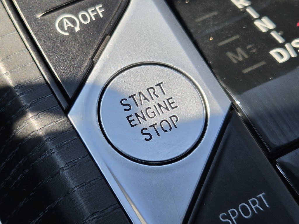 Used 2025 BMW 330i Sedan RWD image 21