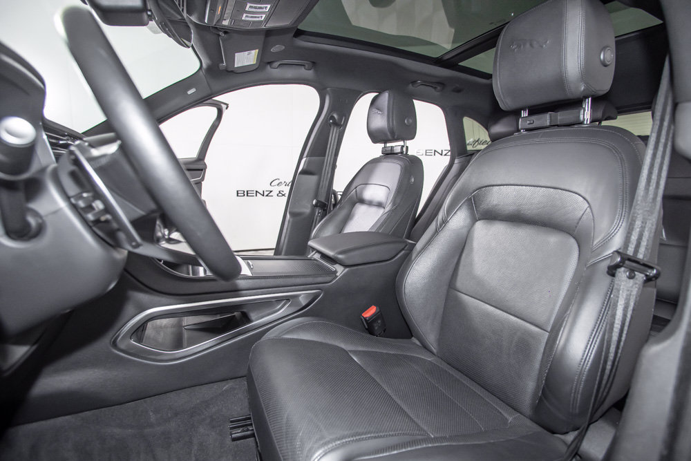 Used 2023 Jaguar F-PACE S AWD/4WD image 13