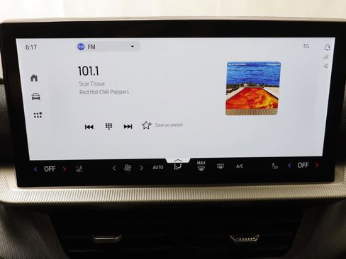 Used 2025 Ford Explorer ST-Line w/ ST-Line Street Pack image 9