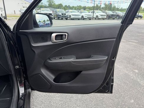 Used 2022 Hyundai Venue SEL w/ Cargo Package FWD image 21