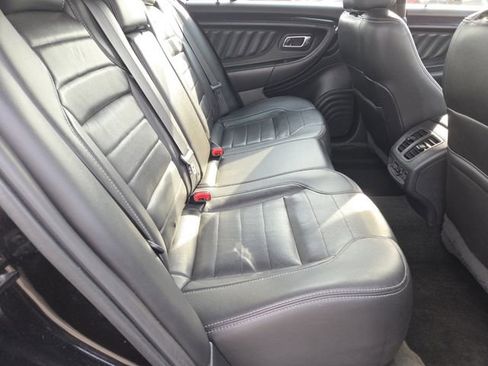 Used 2018 Ford Taurus SHO image 25