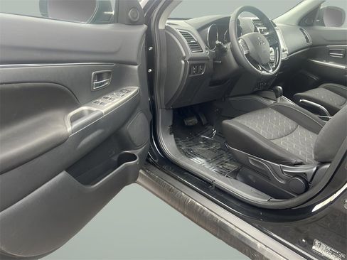 Used 2020 Mitsubishi Outlander Sport ES image 14