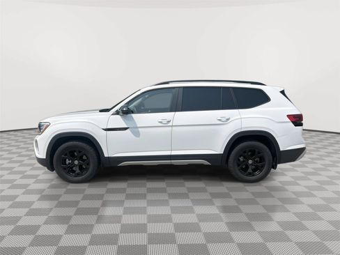 Used 2024 Volkswagen Atlas Peak Edition SE AWD/4WD image 1