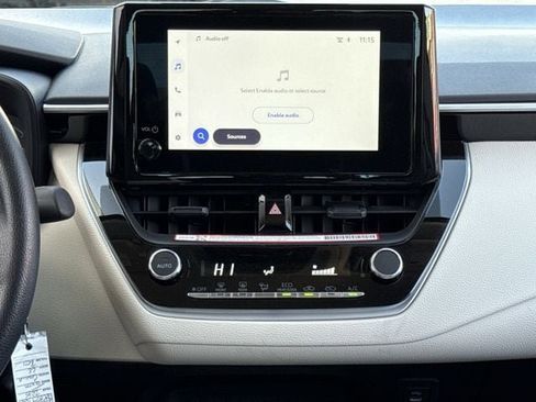 Used 2025 Toyota Corolla LE image 17