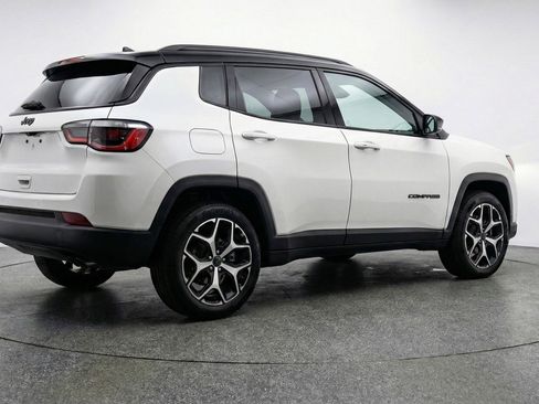 Used 2025 Jeep Compass Limited AWD/4WD image 9