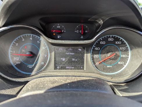 Used 2018 Chevrolet Cruze LT FWD image 3