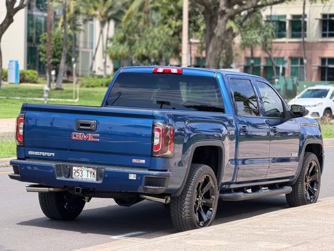 Used 2018 GMC Sierra 1500 SLT w/ All Terrain Package AWD/4WD image 5