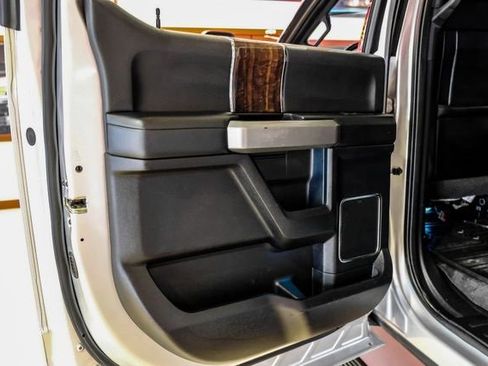 Used 2017 Ford F250 Platinum w/ Platinum Ultimate Package image 46