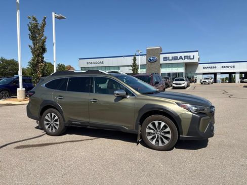 Used 2023 Subaru Outback Touring AWD/4WD image 1
